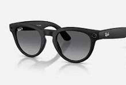 Lunettes Ray-Ban Meta noires, aux verres gris dégradés.